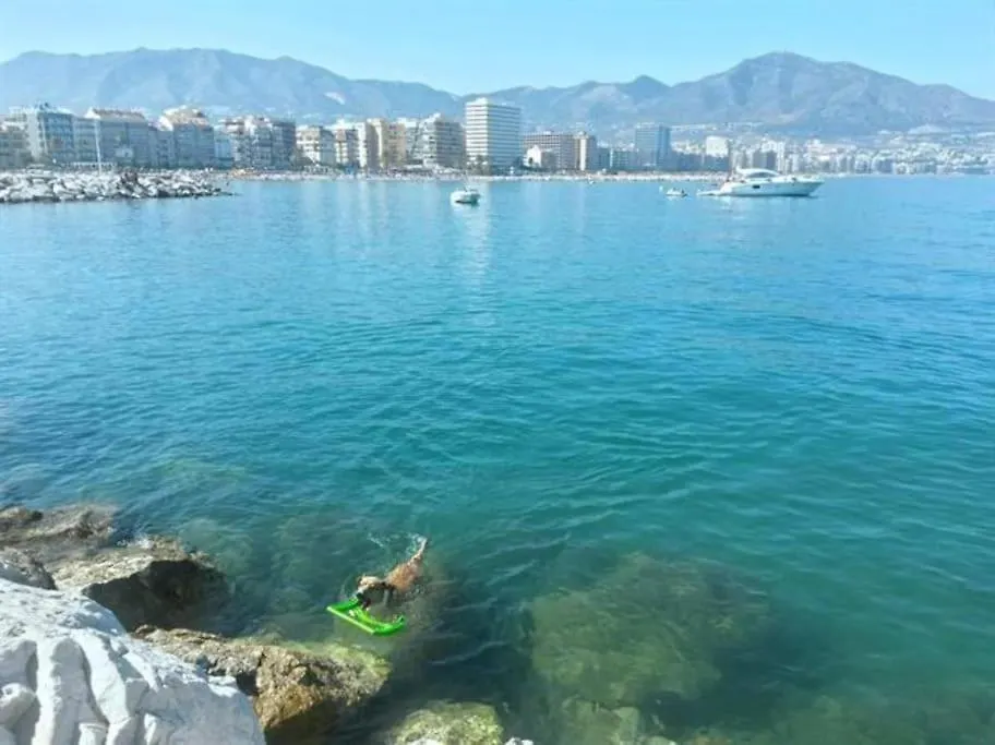 Higueronrentals Wave Fuengirola 0*,